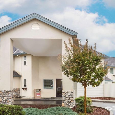 Super 8 By Wyndham Cloverdale Wine Country Luaran gambar
