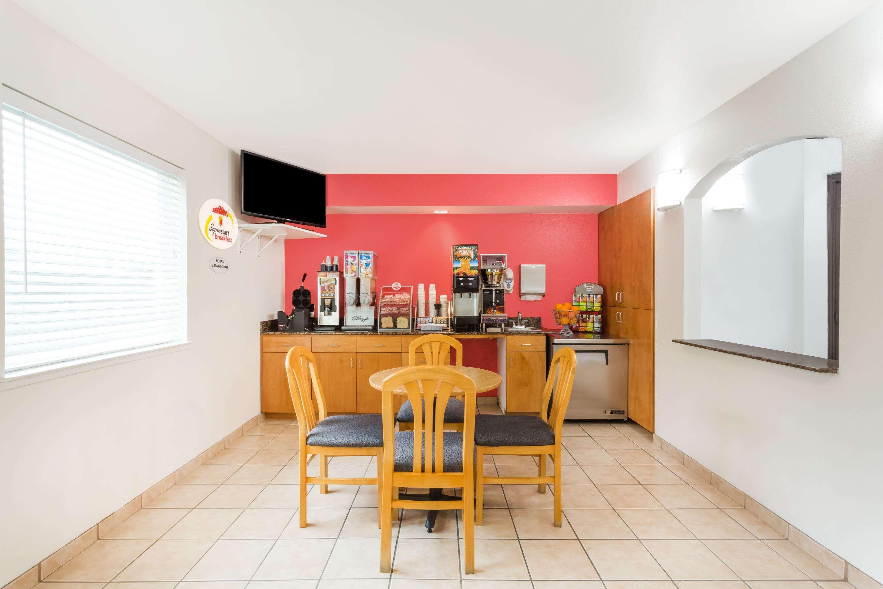Super 8 By Wyndham Cloverdale Wine Country Luaran gambar