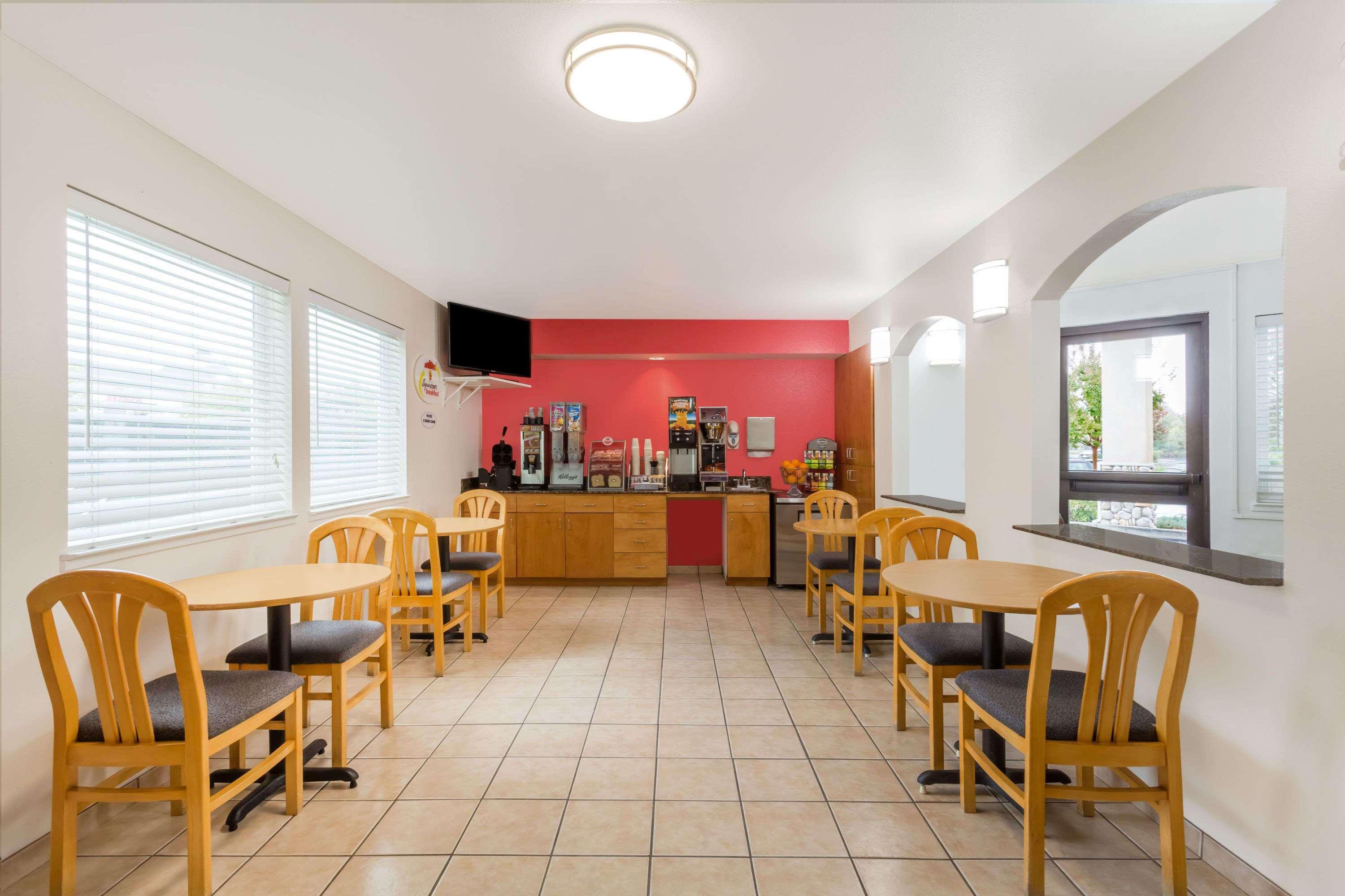 Super 8 By Wyndham Cloverdale Wine Country Luaran gambar