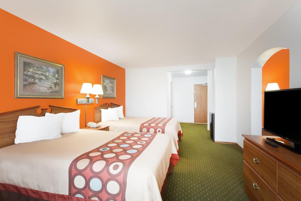 Super 8 By Wyndham Cloverdale Wine Country Luaran gambar