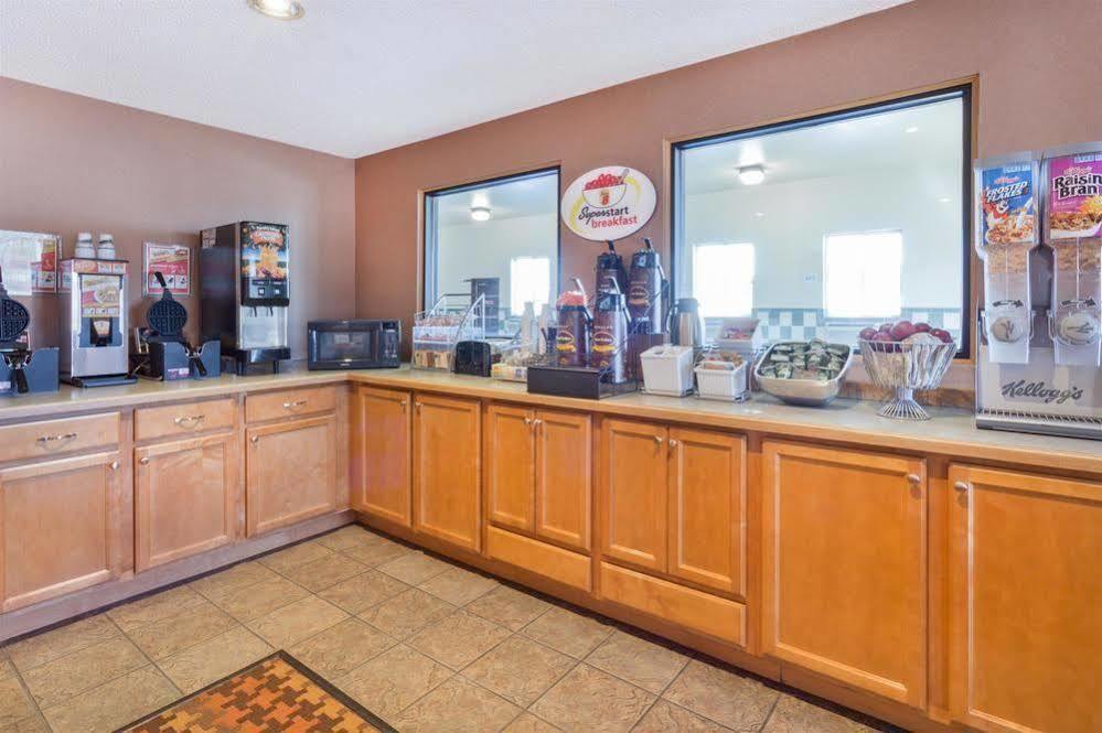 Super 8 By Wyndham Cloverdale Wine Country Luaran gambar